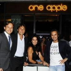 Открытие One Apple Concept Bar