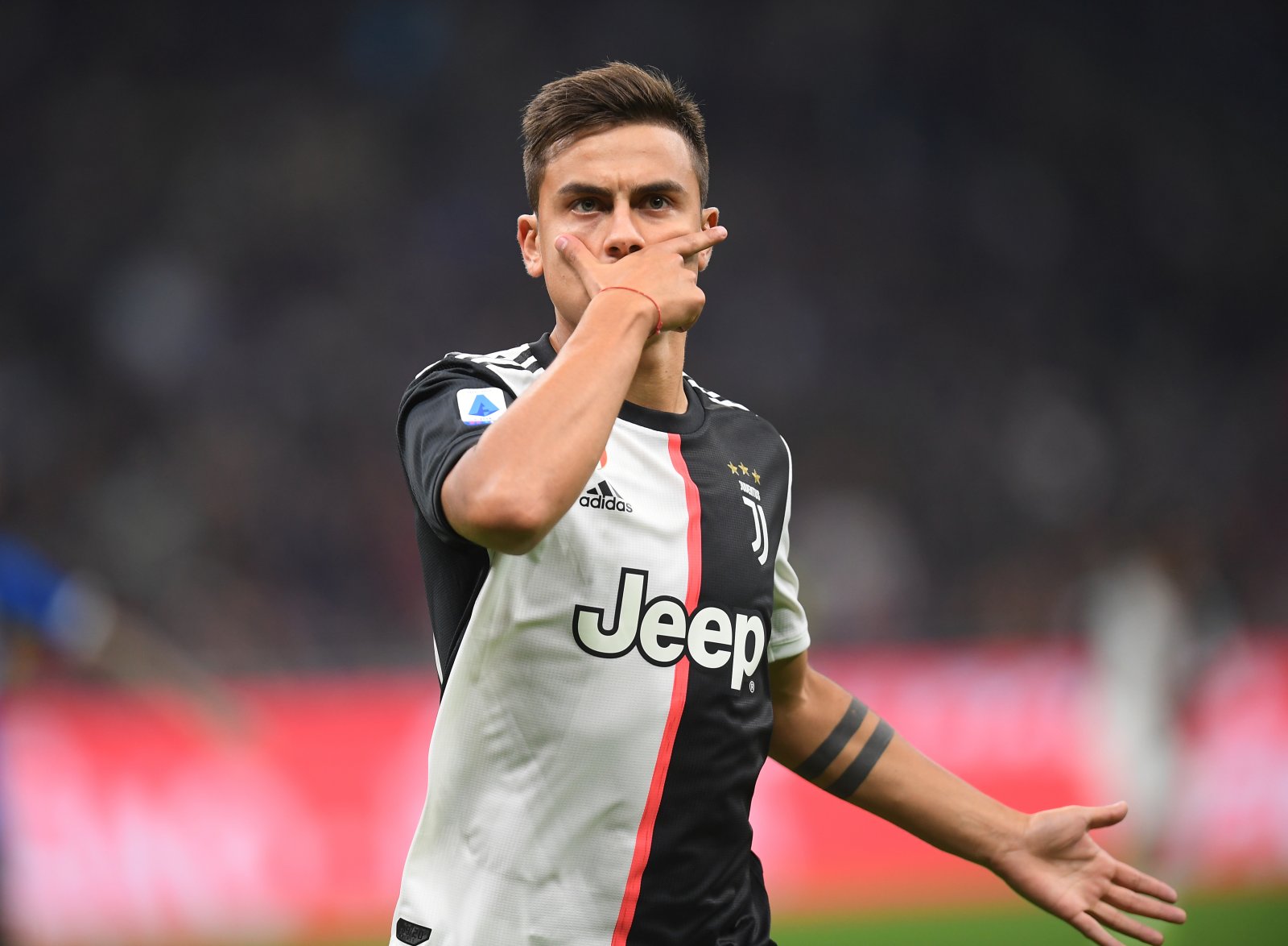 Футболист dybala фото